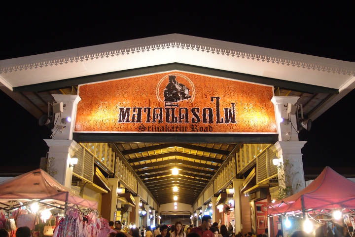 Railroad Market Sirinakarin