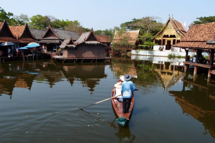 Floating Market